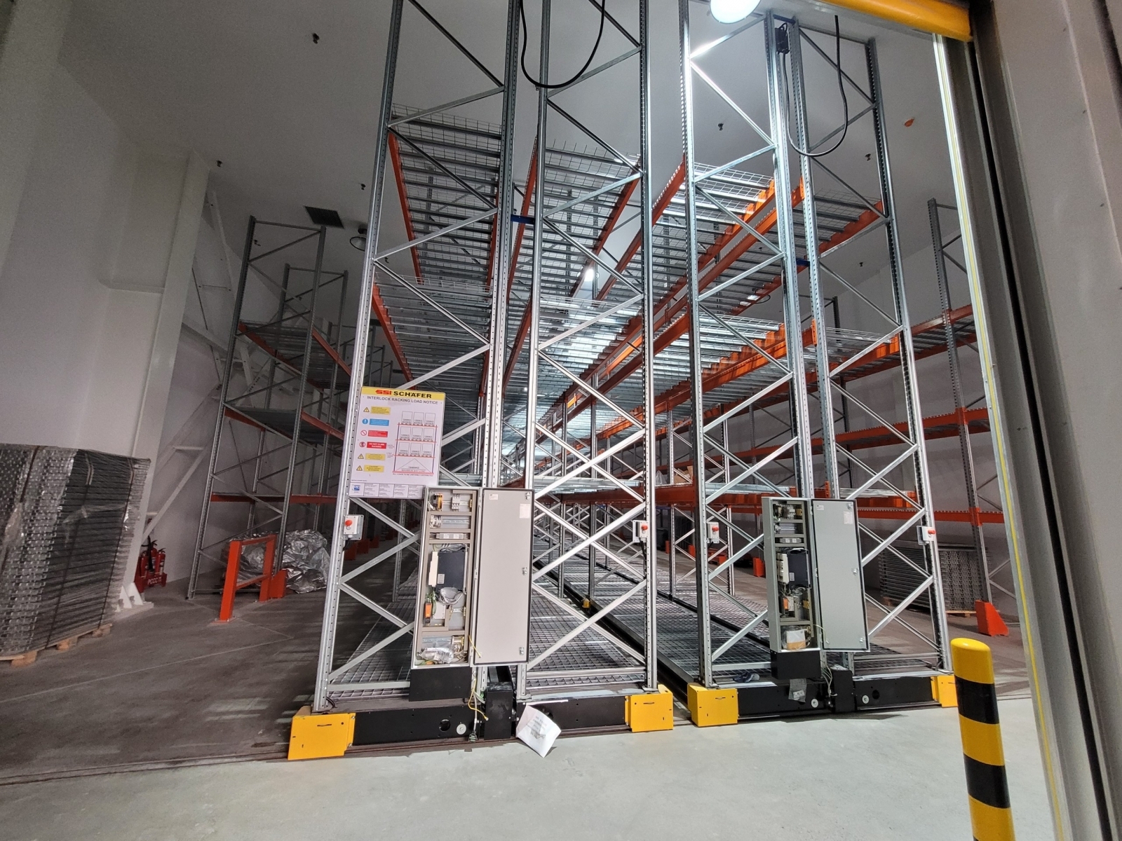 MOBILE RACKING